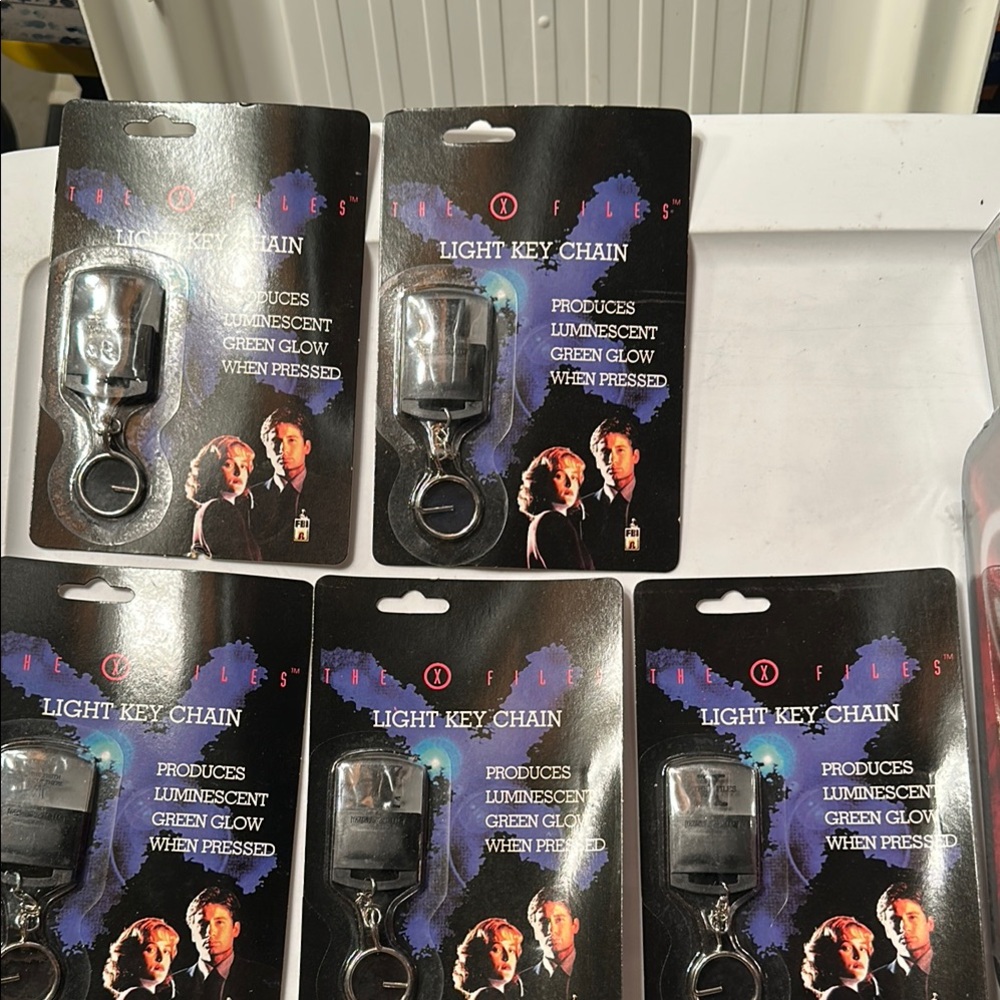The X Files Light Key Chains (5)